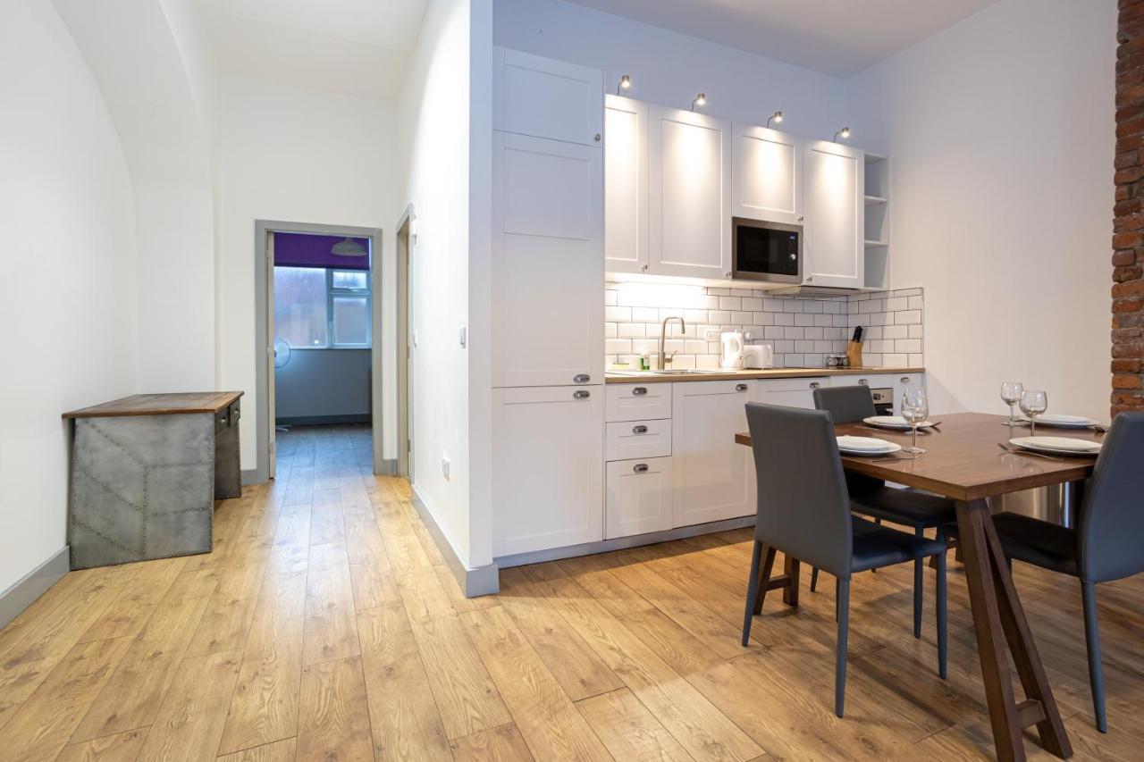 Pillo Rooms Serviced Apartments - Salford Manchester Exteriör bild