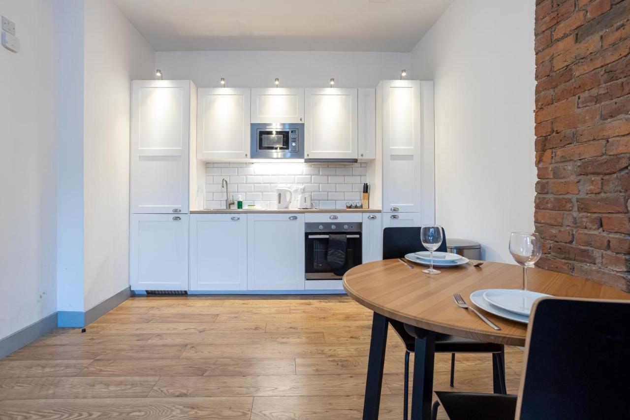 Pillo Rooms Serviced Apartments - Salford Manchester Exteriör bild