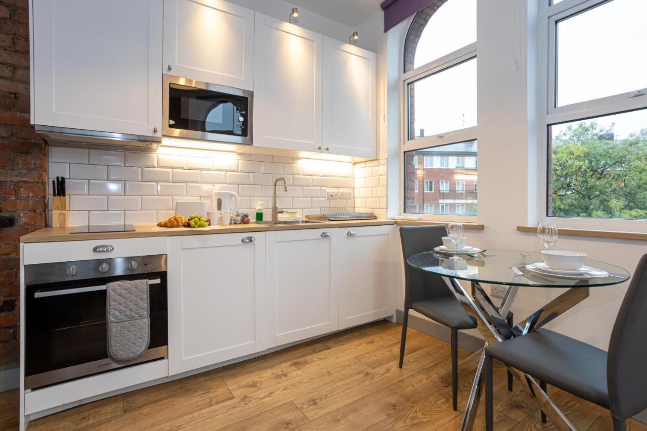 Pillo Rooms Serviced Apartments - Salford Manchester Exteriör bild