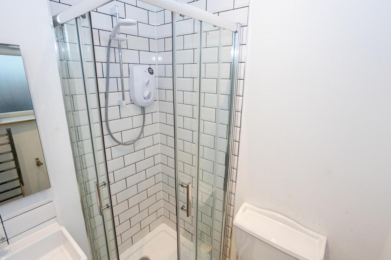 Pillo Rooms Serviced Apartments - Salford Manchester Exteriör bild
