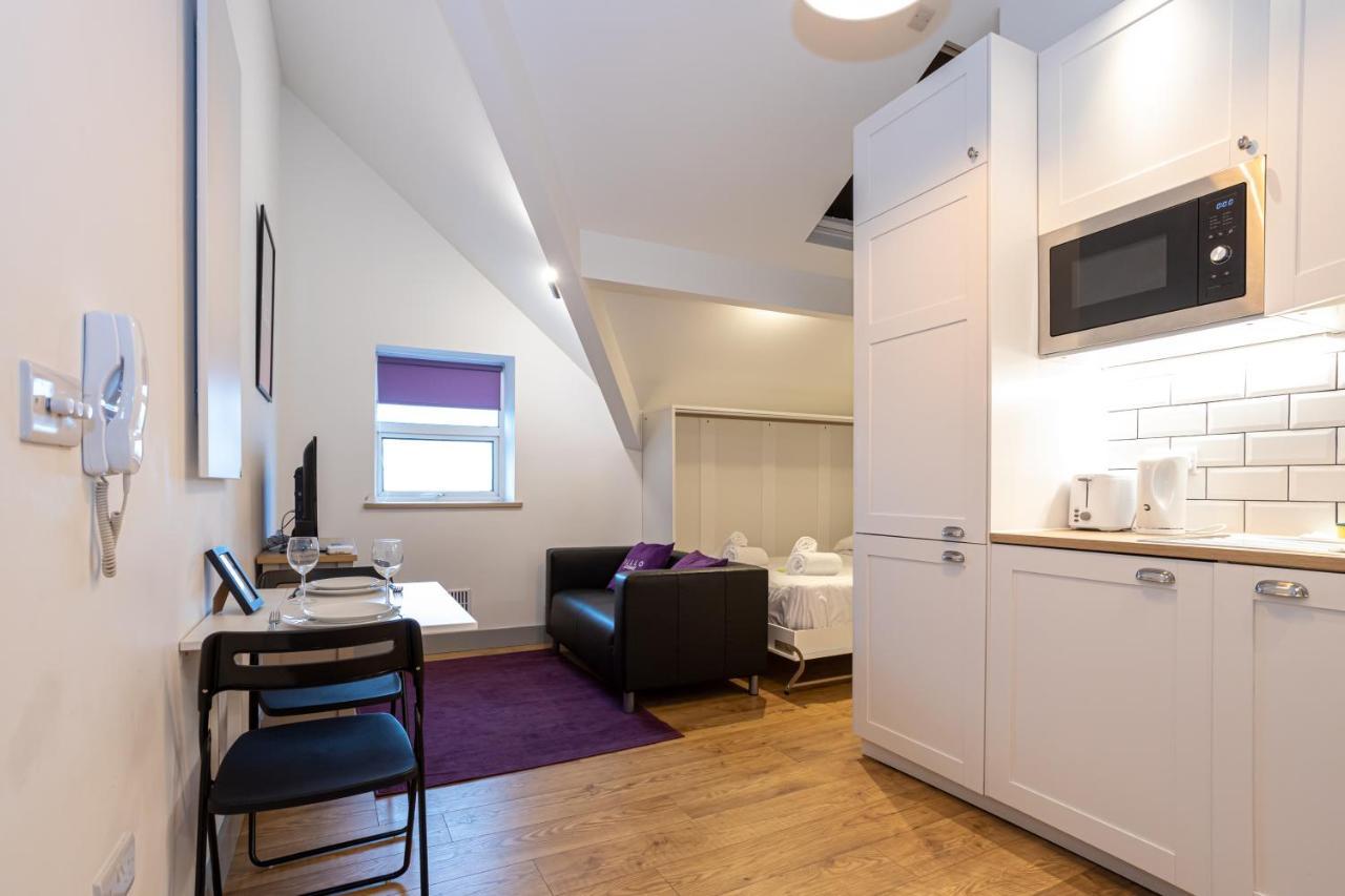 Pillo Rooms Serviced Apartments - Salford Manchester Exteriör bild